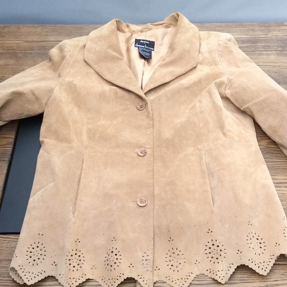 Women’s Tan 100% Leather Suede Blazer Sz Medium - Picture 5 of 6